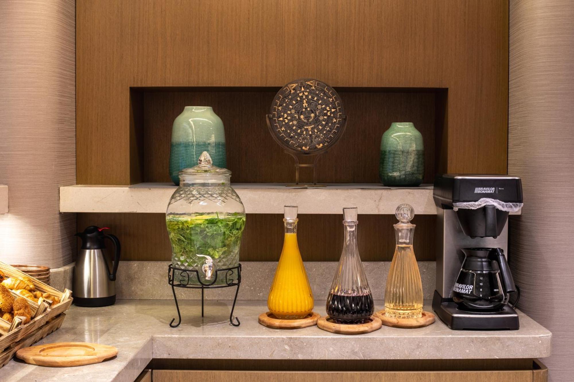 Bentley Hotel Old City-Special Class Стамбул Экстерьер фото A selection of teas and coffee on board a Boeing 787