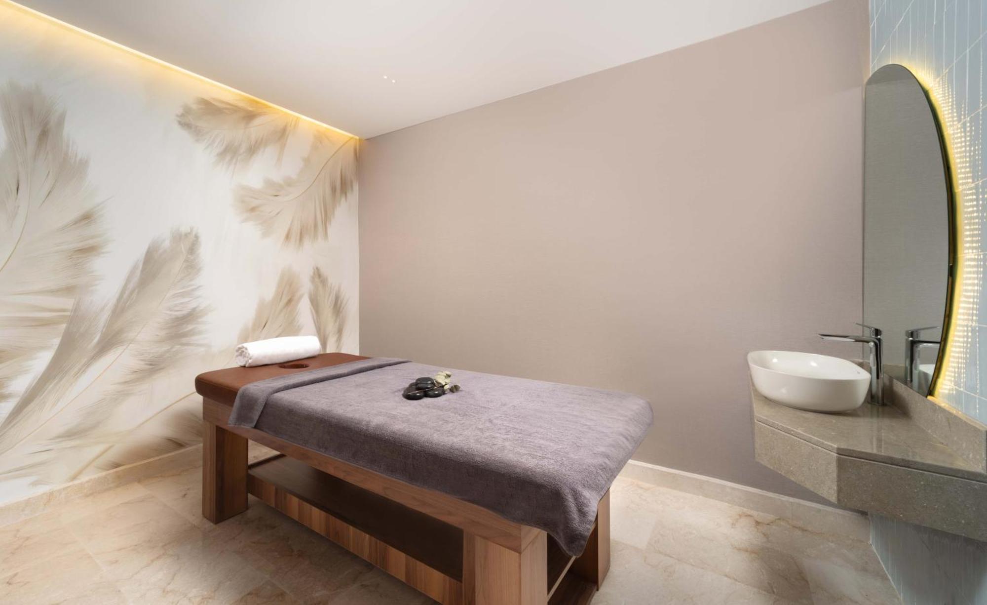 Bentley Hotel Old City-Special Class Стамбул Экстерьер фото A massage bed